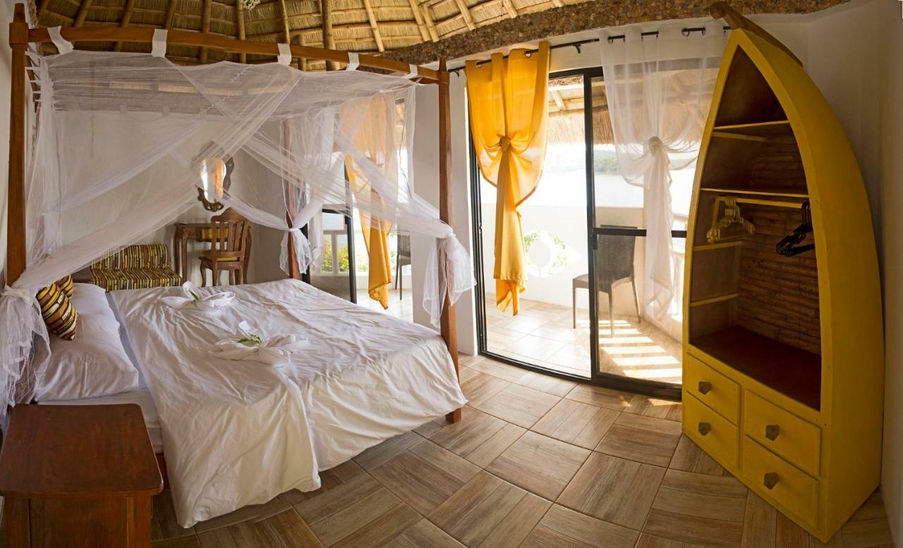 Iris Island Eco Resort Бусуанга Екстериор снимка